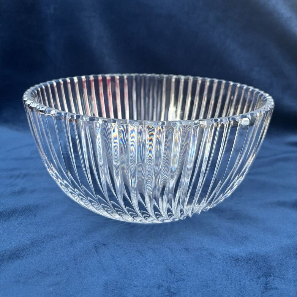 Vintage Clear Ribbed Swirl Glass Serving Bowl Heavy Crystal Style Centerpiece 9” - Picture 2 of 6